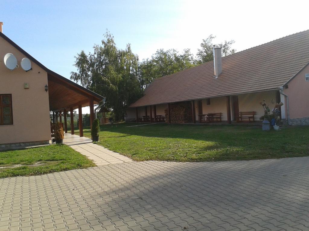 Vadaspuszta Vendeghaz Csatka Dış mekan fotoğraf